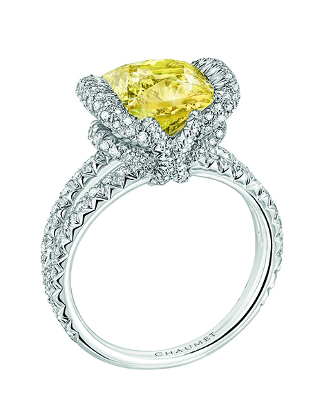 Chaumet Liens 頂級珠寶黃鑽戒指。